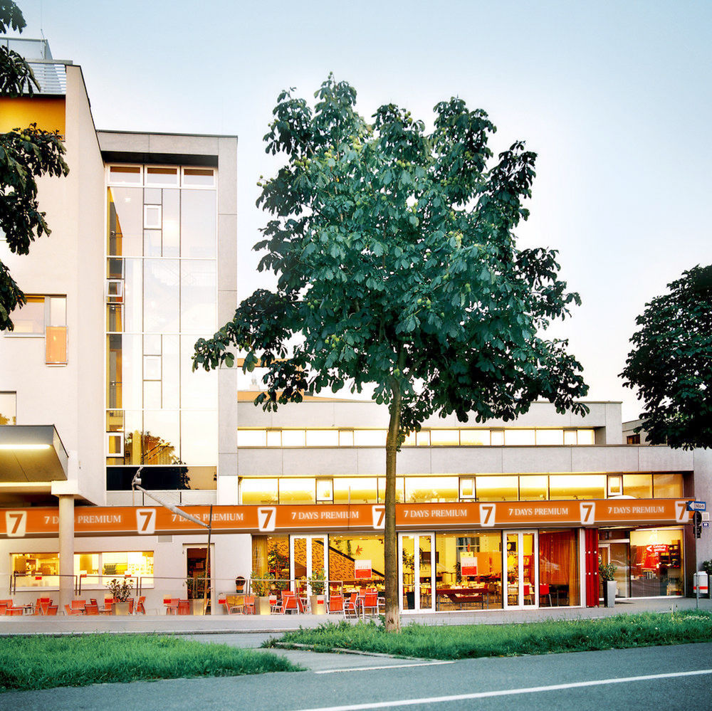Kyriad Vienna Altmannsdorf Exteriör bild